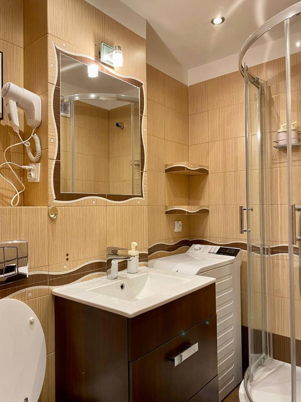 Halby Rooms In The Very Center Of วอร์ซอ ภายนอก รูปภาพ